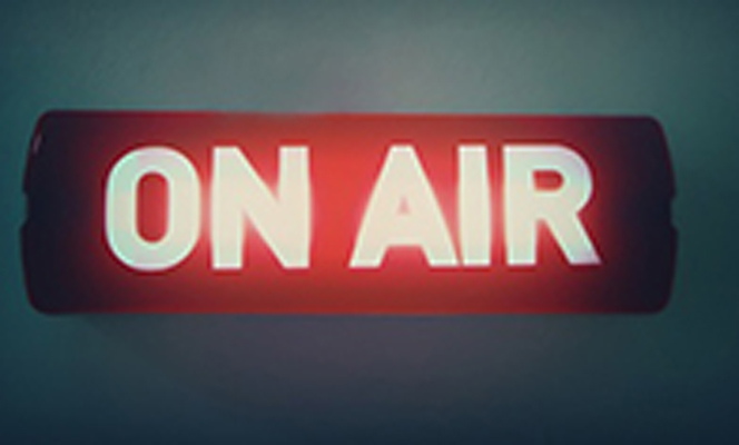 radio studion sign says 'on air'